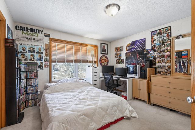 9727 Linden Avenue N, Brooklyn Park, MN 55443