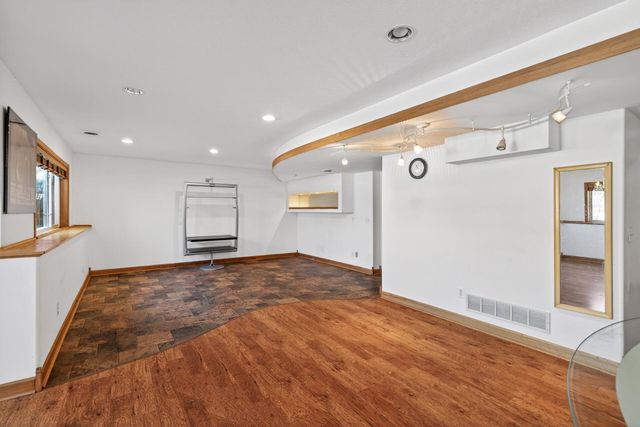 9727 Linden Avenue N, Brooklyn Park, MN 55443