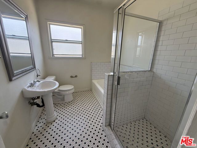 127 N Catalina Street 3, Los Angeles, CA 90004