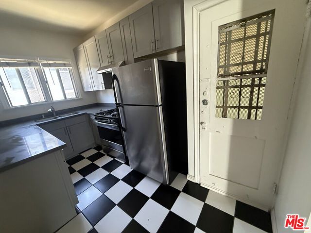127 N Catalina Street 3, Los Angeles, CA 90004
