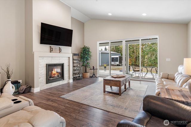 20025 SE 232nd Street, Maple Valley, WA 98038