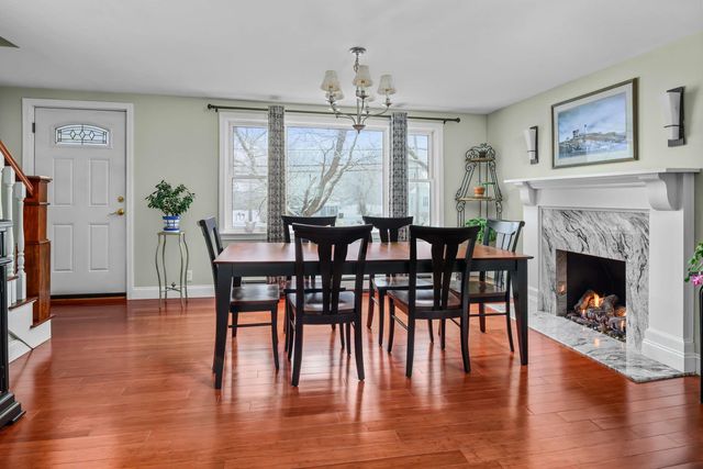 208 Long Sands Road, York, ME 03909