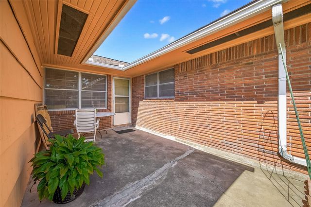 5658 Berry Creek Drive, Houston, TX 77017