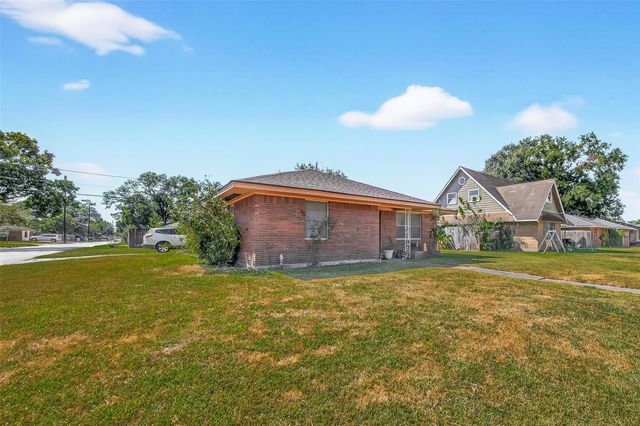 5658 Berry Creek Drive, Houston, TX 77017