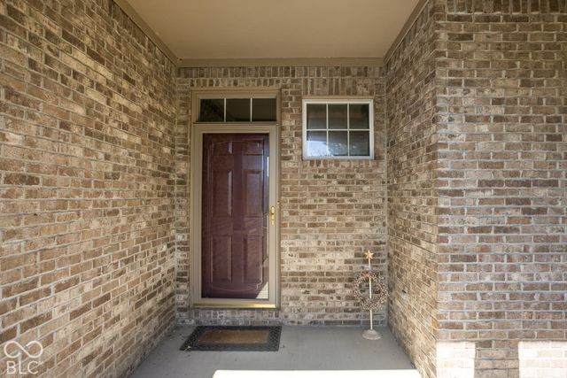 5658 Augusta Woods Drive, Plainfield, IN 46168