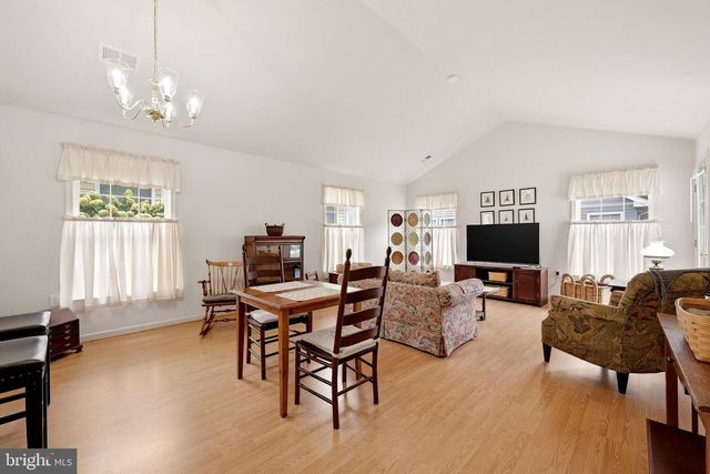 1847 MELVOR LN, Winchester, VA 22601