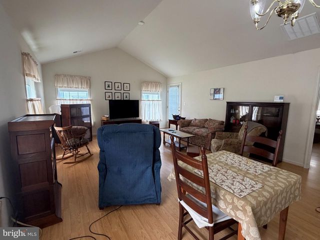 1847 MELVOR LN, Winchester, VA 22601
