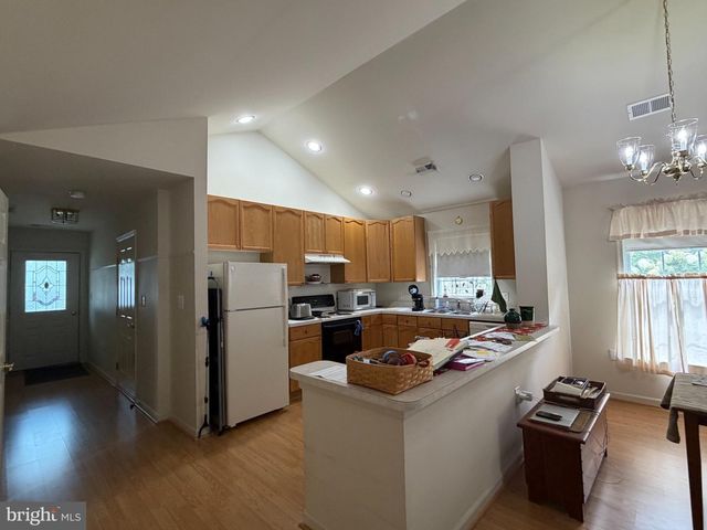 1847 MELVOR LN, Winchester, VA 22601