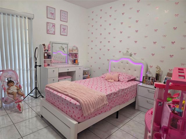 523 W 68th Street 5, Hialeah, FL 33014