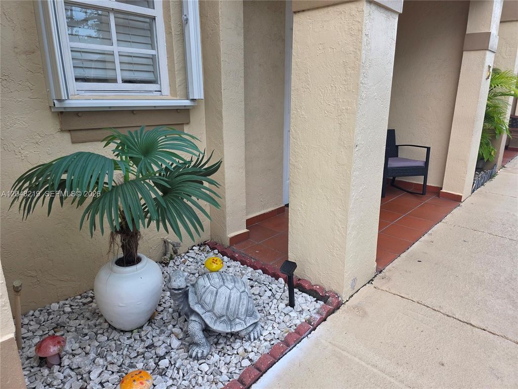 523 W 68th Street 5, Hialeah, FL 33014