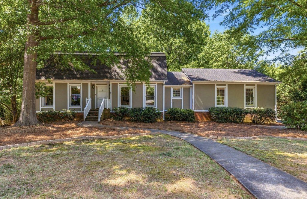204 Fernbrook Circle, Spartanburg, SC 29307