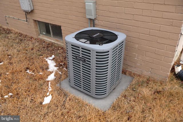 3415 HAWTHORNE DR, Camp Hill, PA 17011