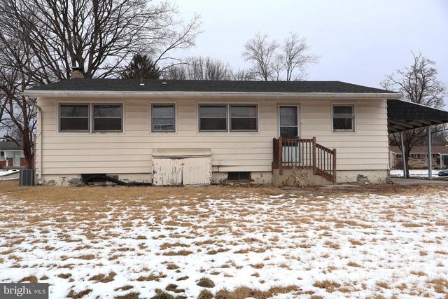 3415 HAWTHORNE DR, Camp Hill, PA 17011