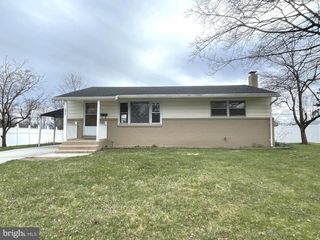 3415 HAWTHORNE DR, Camp Hill, PA 17011