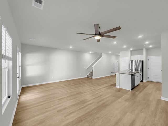 8014 Reagan Way, Charleston, SC 29418