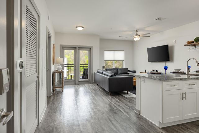 782 Riverfront Parkway 419, Chattanooga, TN 37402