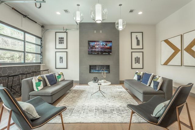 782 Riverfront Parkway 419, Chattanooga, TN 37402