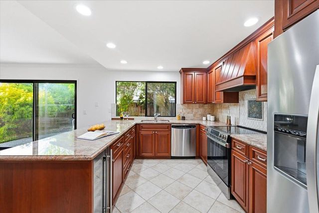 619 S Ahwanee Terrace, Sunnyvale, CA 94085