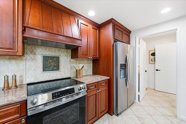 619 S Ahwanee Terrace, Sunnyvale, CA 94085