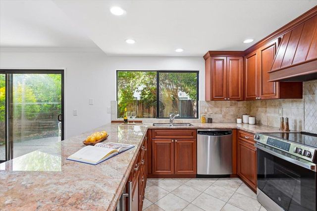 619 S Ahwanee Terrace, Sunnyvale, CA 94085