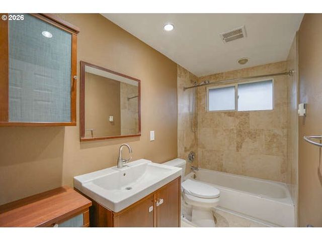 15312 Ne 43RD St, Vancouver, WA 98682