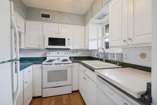 5811 Sandhurst Lane A, Dallas, TX 75206