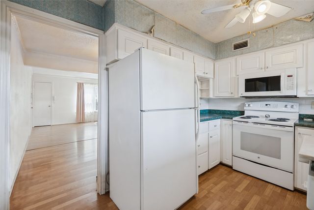 5811 Sandhurst Lane A, Dallas, TX 75206