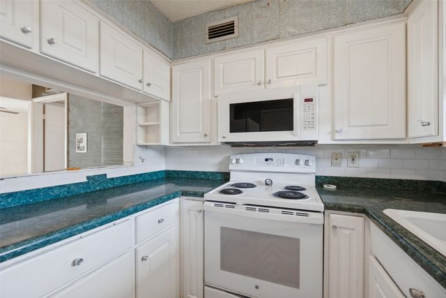 5811 Sandhurst Lane A, Dallas, TX 75206