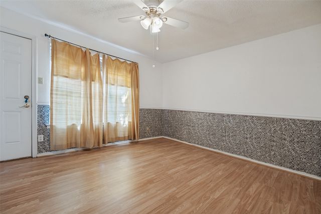5811 Sandhurst Lane A, Dallas, TX 75206