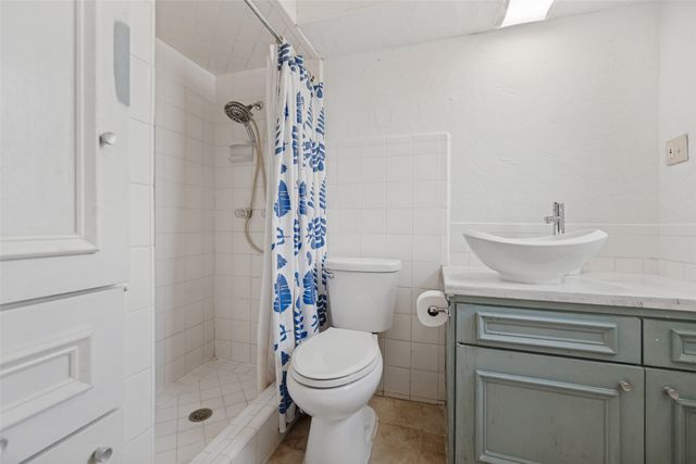 5811 Sandhurst Lane A, Dallas, TX 75206