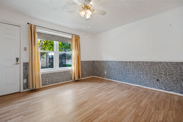 5811 Sandhurst Lane A, Dallas, TX 75206