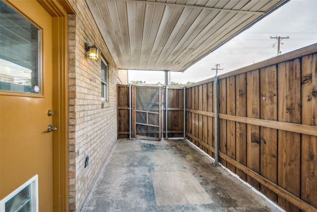 5811 Sandhurst Lane A, Dallas, TX 75206