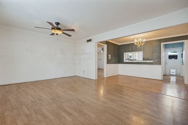 5811 Sandhurst Lane A, Dallas, TX 75206