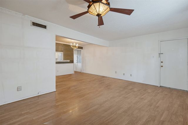 5811 Sandhurst Lane A, Dallas, TX 75206