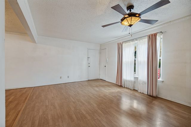 5811 Sandhurst Lane A, Dallas, TX 75206