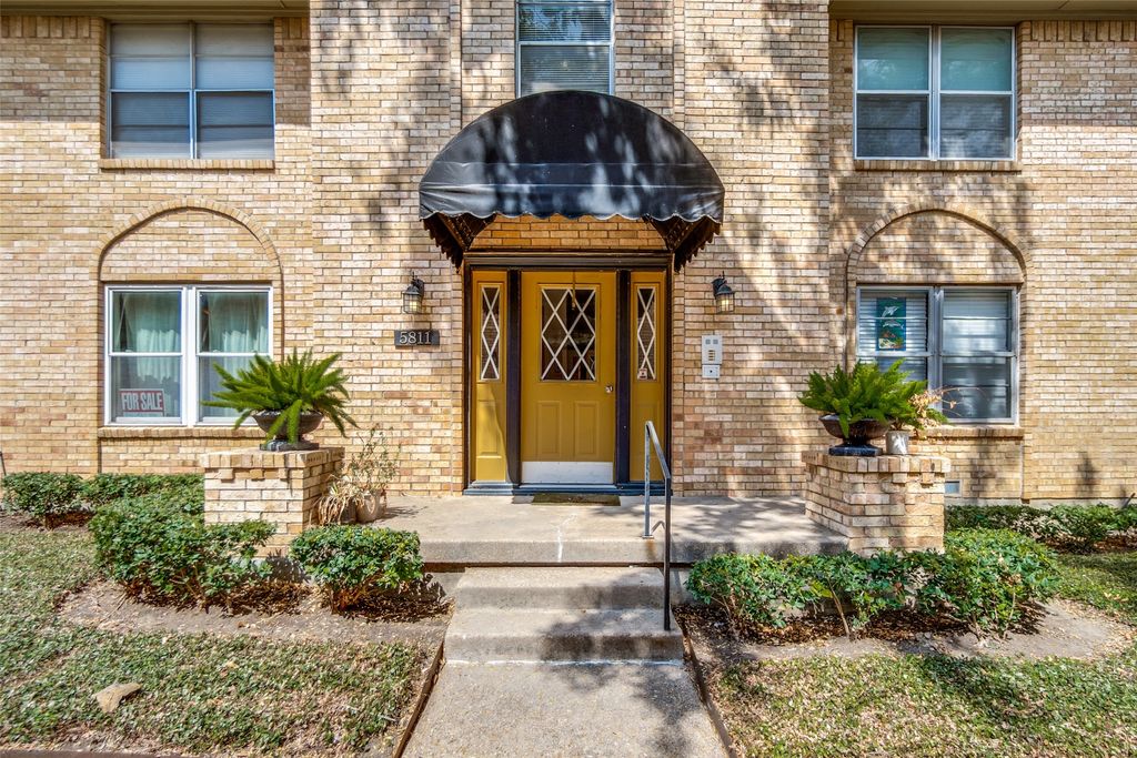 5811 Sandhurst Lane A, Dallas, TX 75206