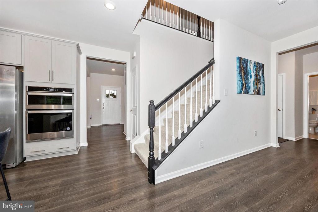 Image 14 of property listing at 5613 ZOE LN, Frederick, MD 21704