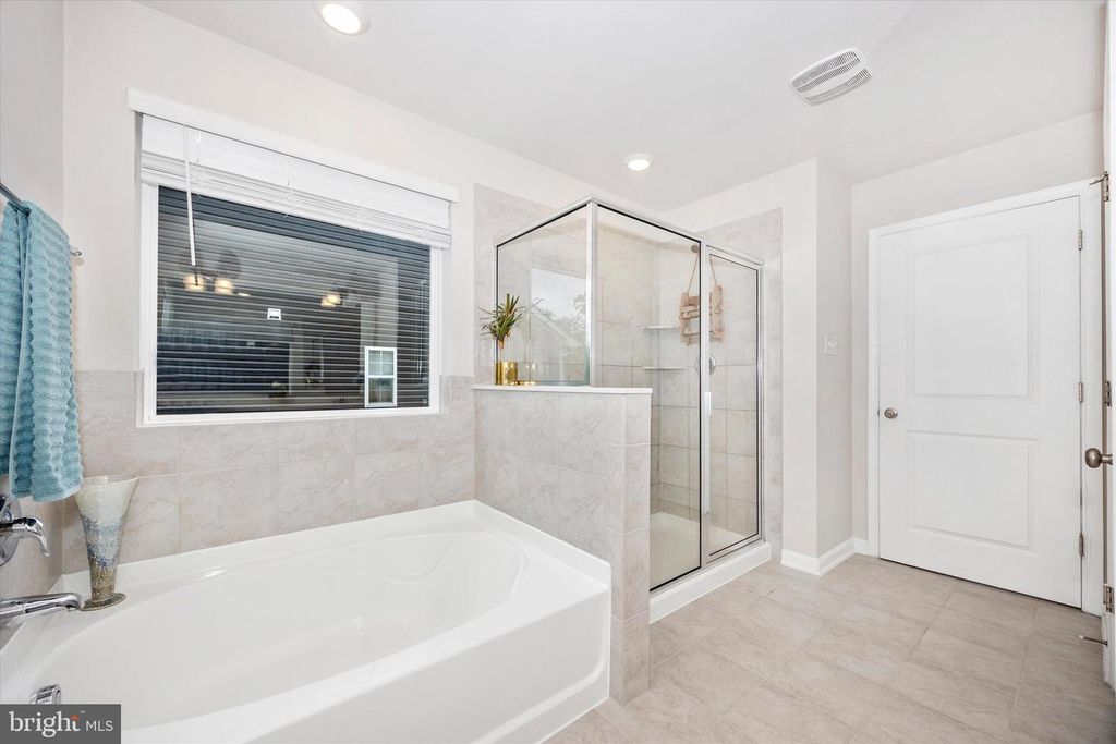 Image 19 of property listing at 5613 ZOE LN, Frederick, MD 21704
