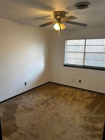 6121 NW Cheyenne Ave, Lawton, OK 73505