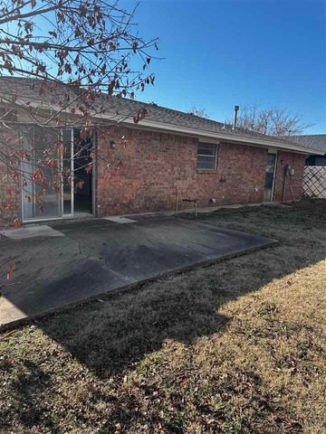6121 NW Cheyenne Ave, Lawton, OK 73505