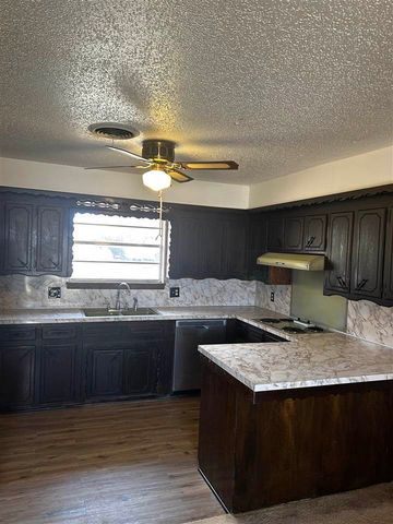 6121 NW Cheyenne Ave, Lawton, OK 73505