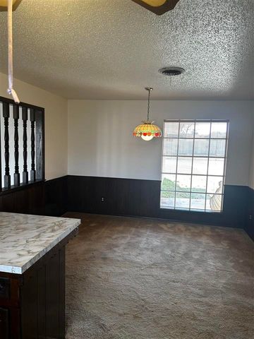 6121 NW Cheyenne Ave, Lawton, OK 73505