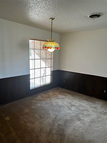 6121 NW Cheyenne Ave, Lawton, OK 73505