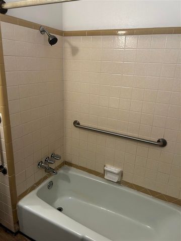 6121 NW Cheyenne Ave, Lawton, OK 73505