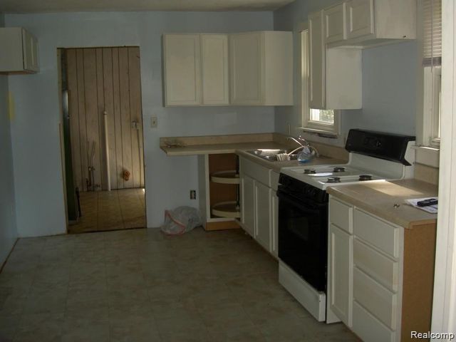 36617 Herman Street, Romulus, MI 48174