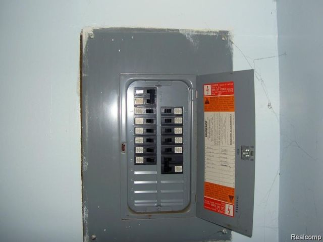 36617 Herman Street, Romulus, MI 48174