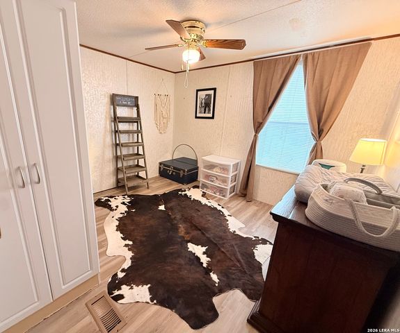 721 Oak Dr, Bandera, TX 78003