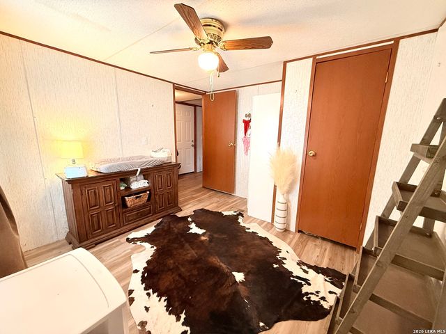 721 Oak Dr, Bandera, TX 78003