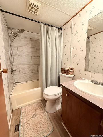 721 Oak Dr, Bandera, TX 78003