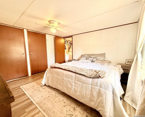 721 Oak Dr, Bandera, TX 78003